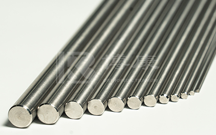 Quais são as aplicações específicas da Titanium Bar na área de dispositivos médicos?